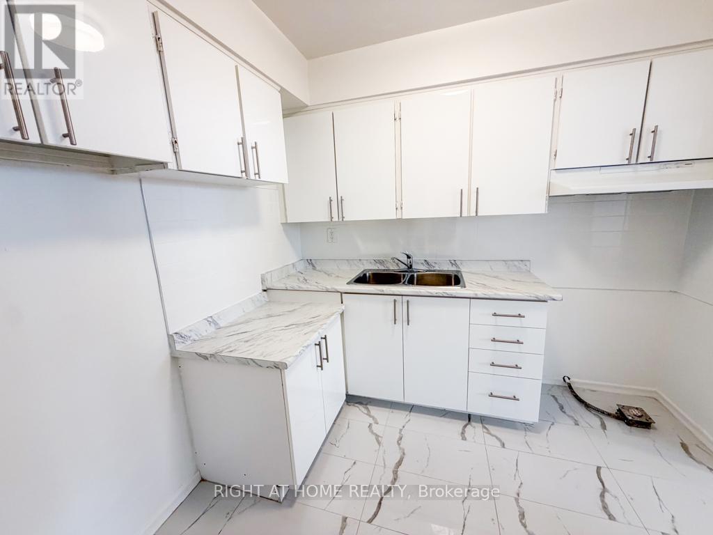 205 - 1440 Lawrence Avenue W Property Photo 12