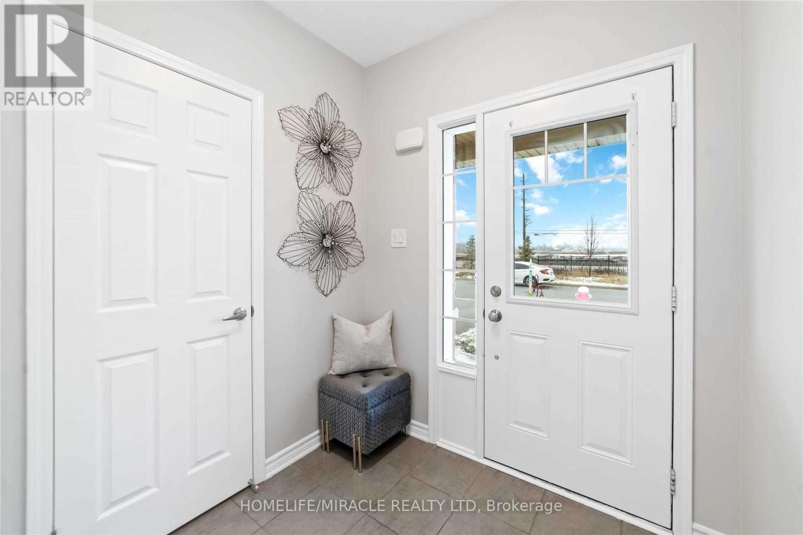 21 Donlamont Circle Property Photo 2