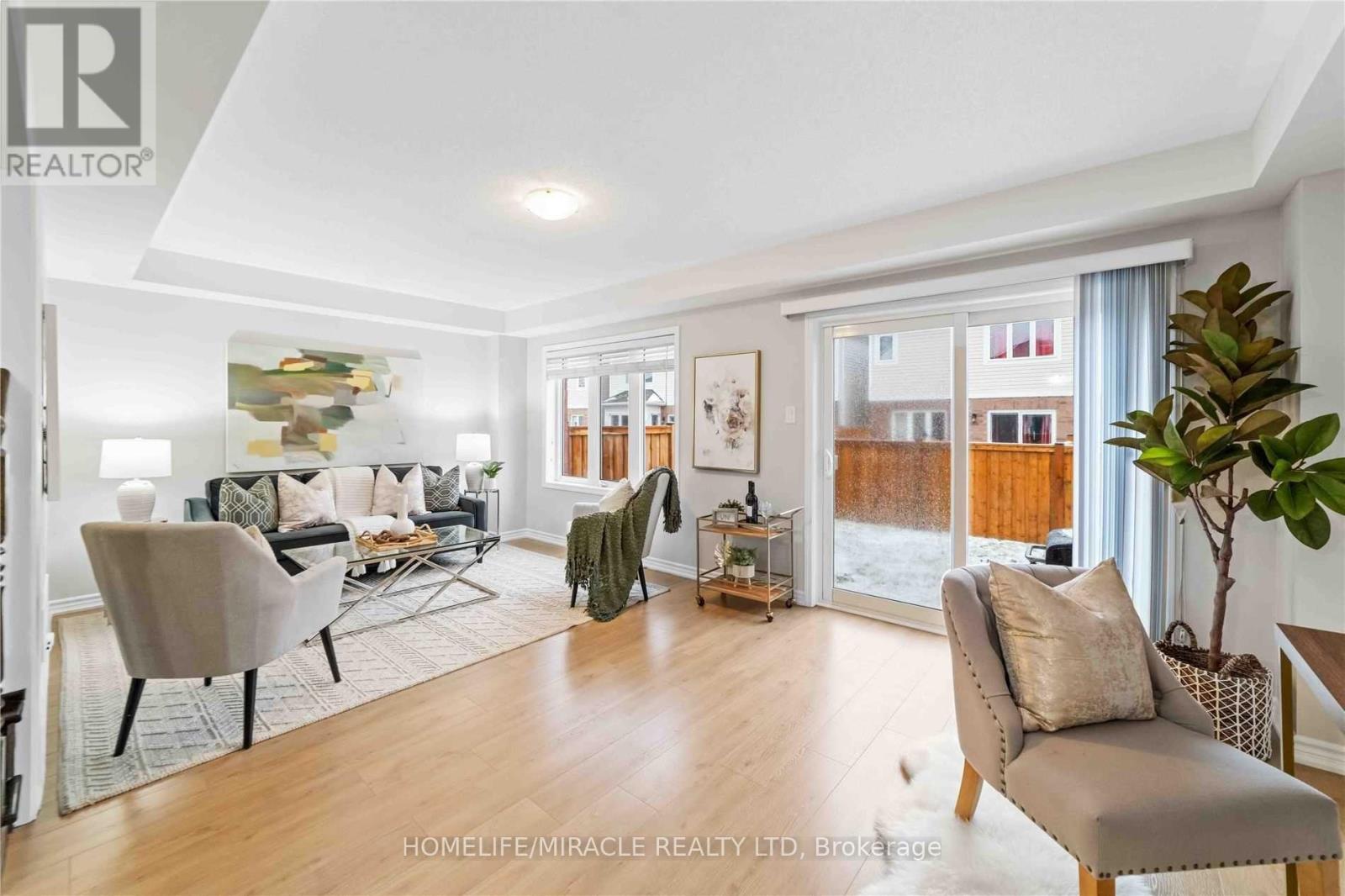 21 Donlamont Circle Property Photo 5