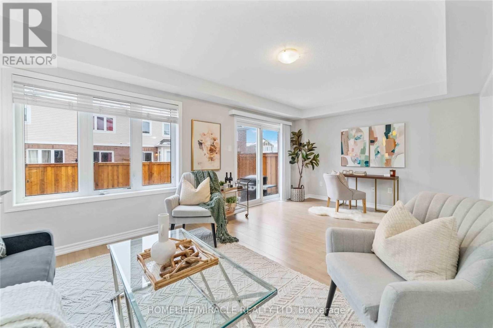 21 Donlamont Circle Property Photo 6