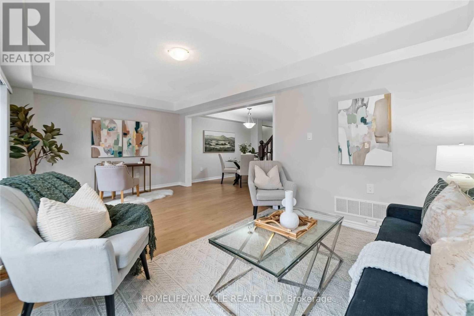 21 Donlamont Circle Property Photo 7
