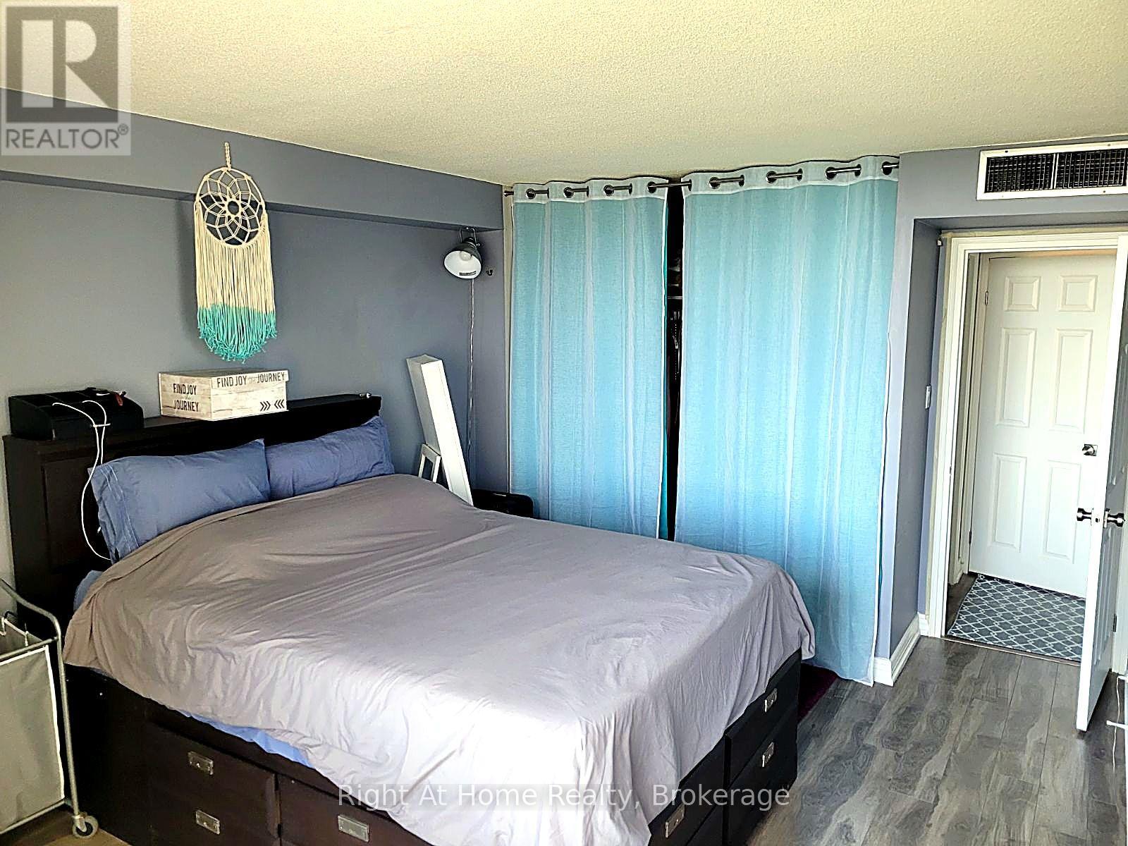 1509 - 1360 Rathburn Road E Property Photo 43