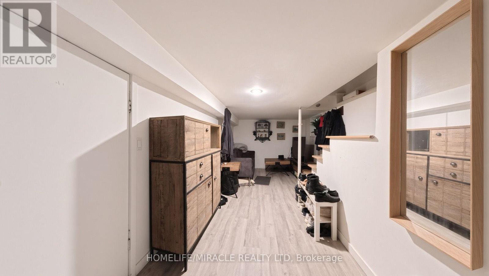 121 Medland Street Property Photo 25