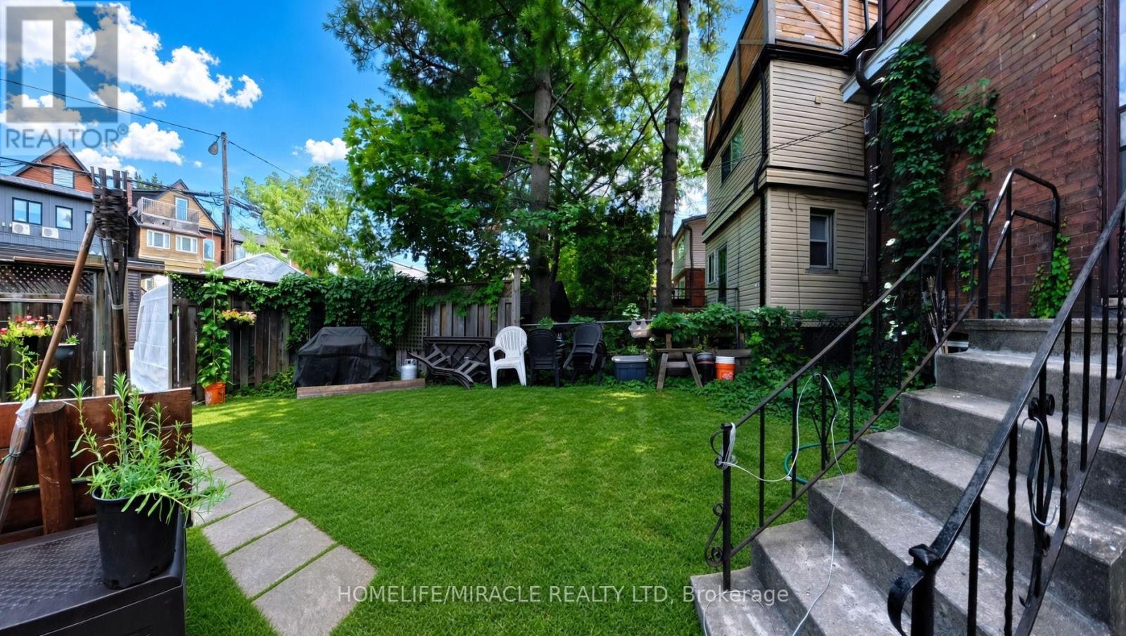 121 Medland Street Property Photo 27