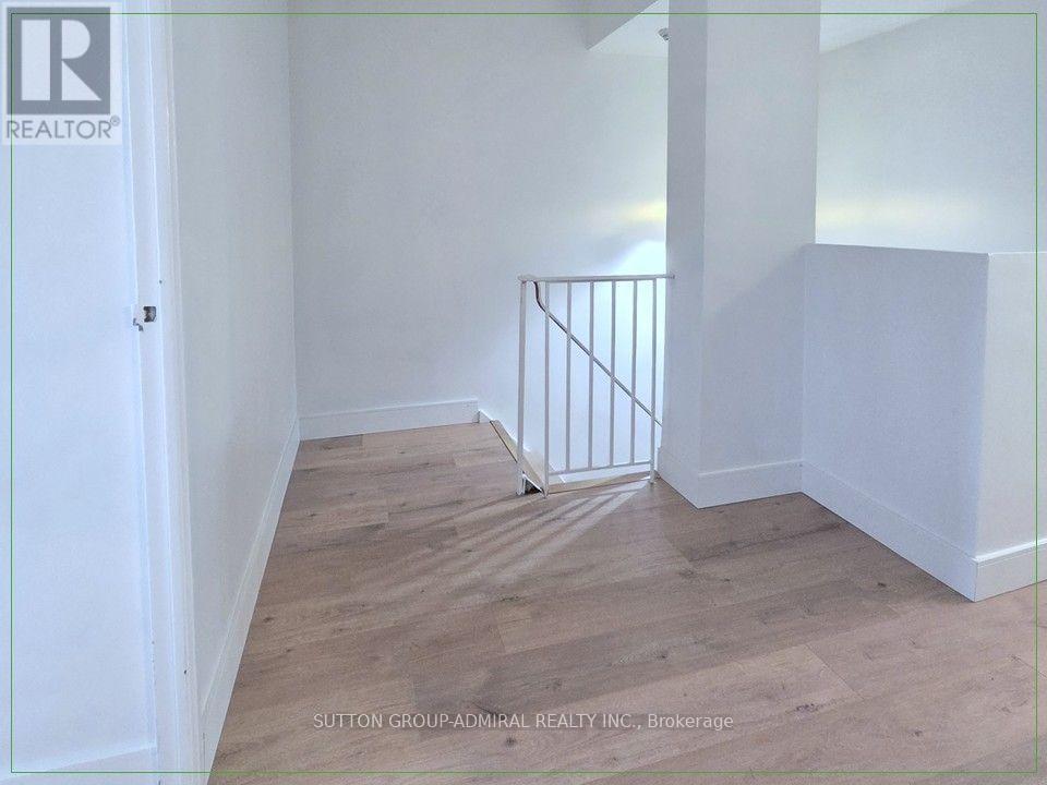 114 - 366 The East Mall Property Photo 20