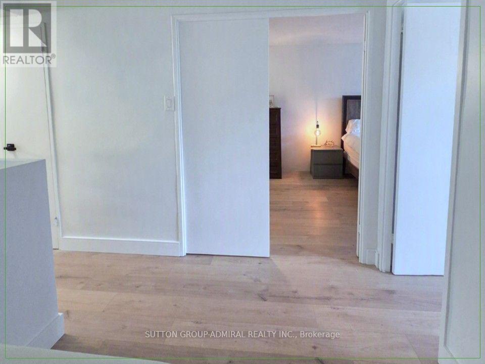 114 - 366 The East Mall Property Photo 22
