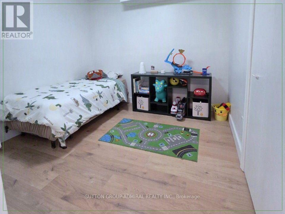 114 - 366 The East Mall Property Photo 30