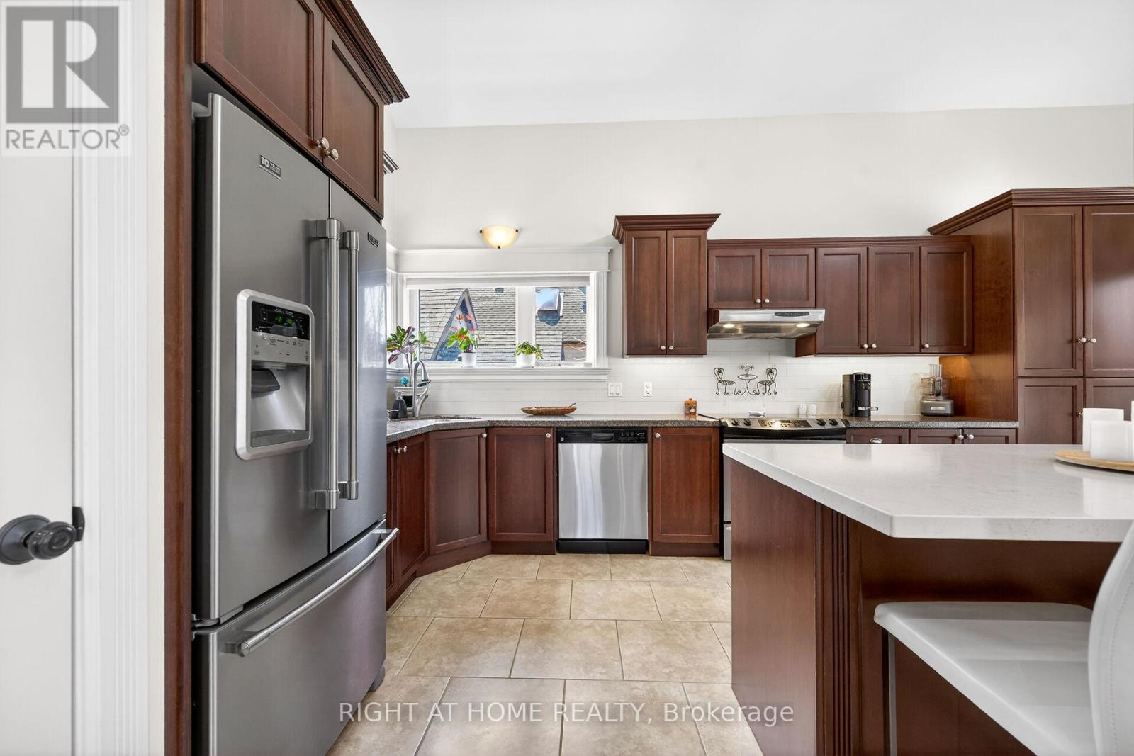 46 Bay Street Property Photo 7