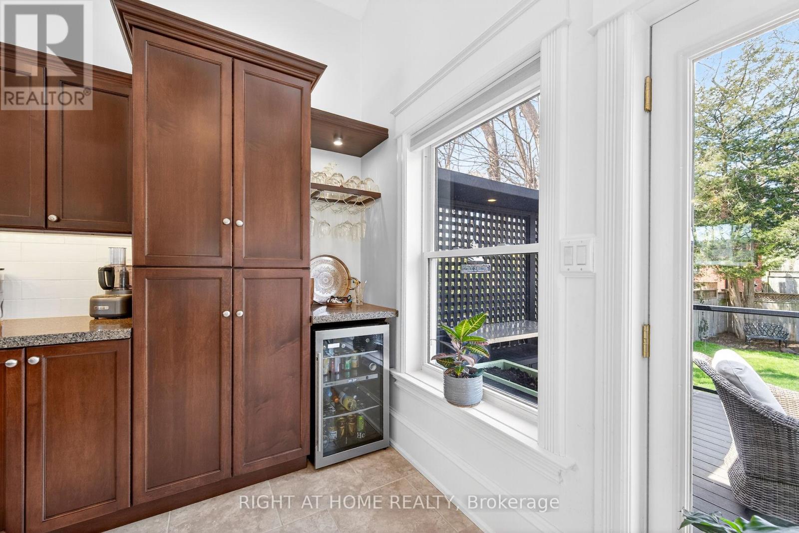 46 Bay Street Property Photo 9