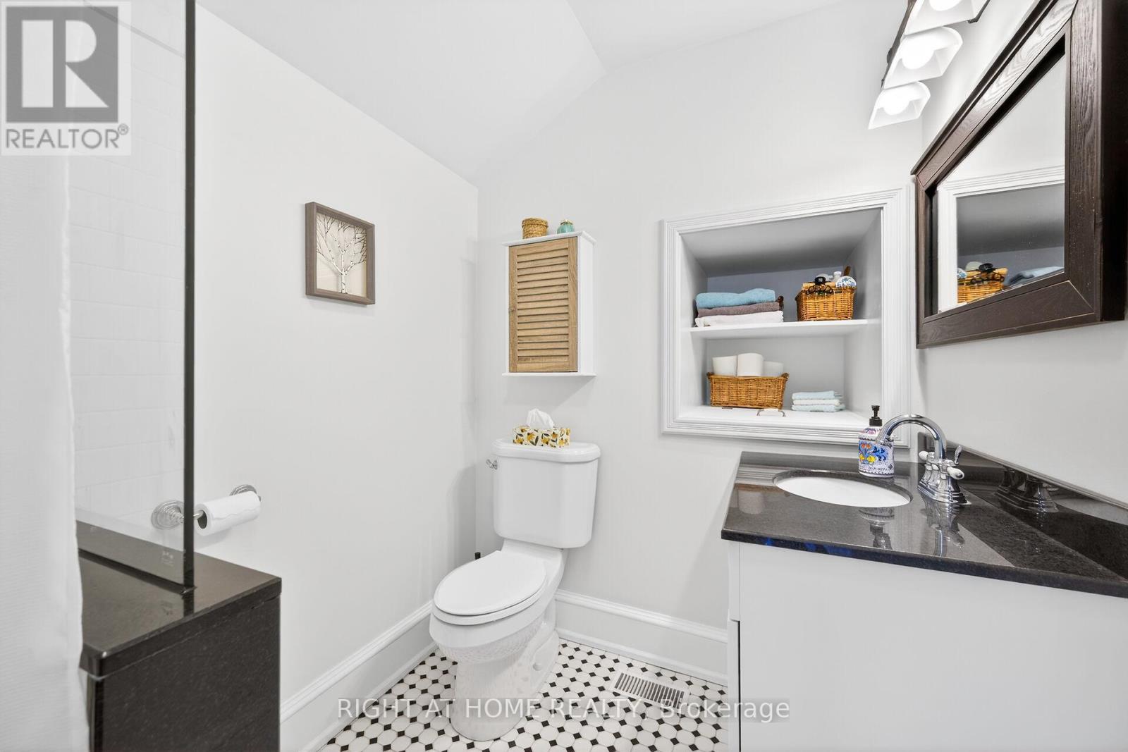 46 Bay Street Property Photo 28