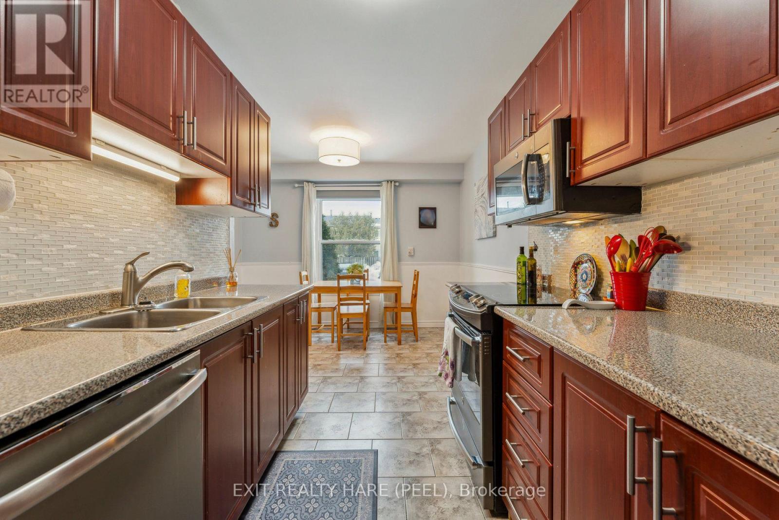 78 - 900 Central Park Drive N Property Photo 10