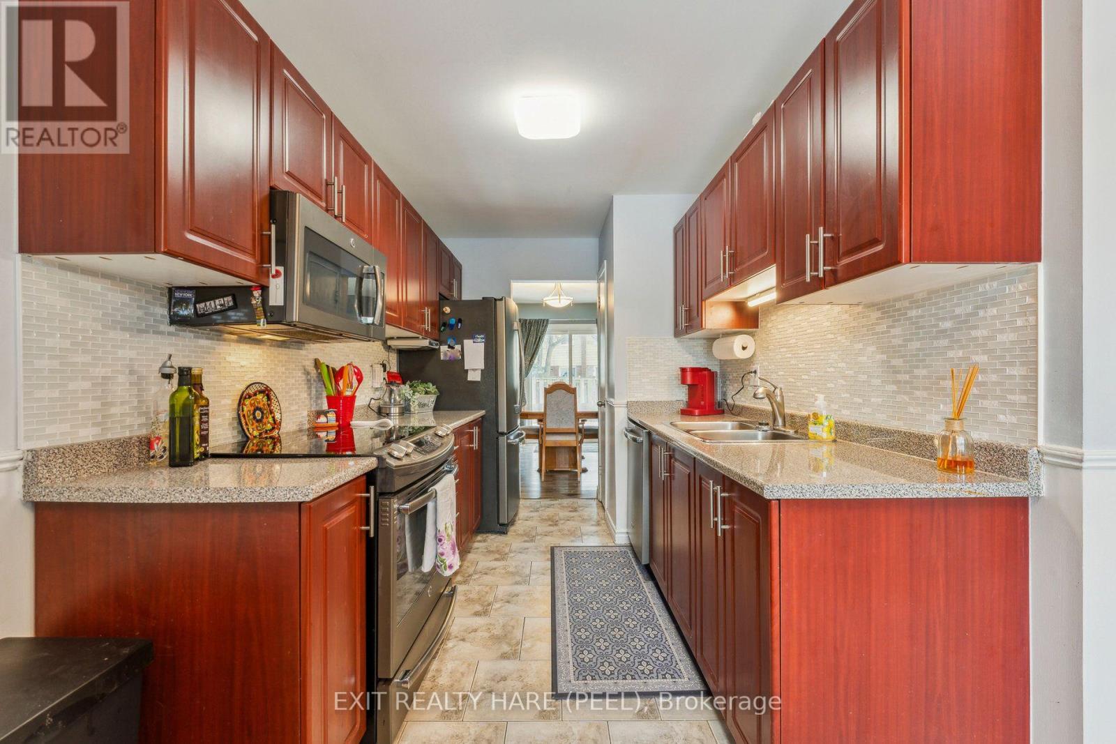 78 - 900 Central Park Drive N Property Photo 11