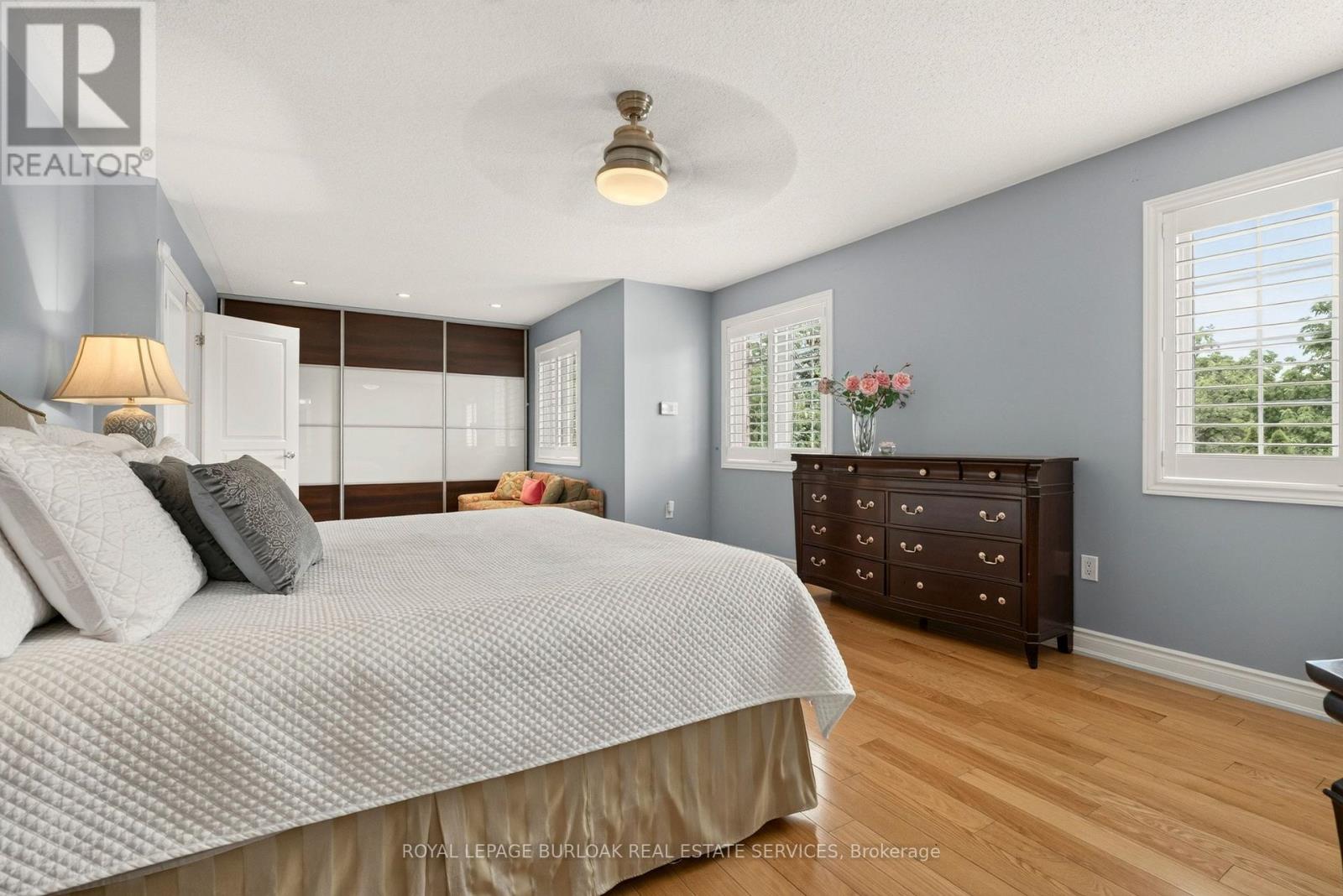 215 Burloak Drive Property Photo 26