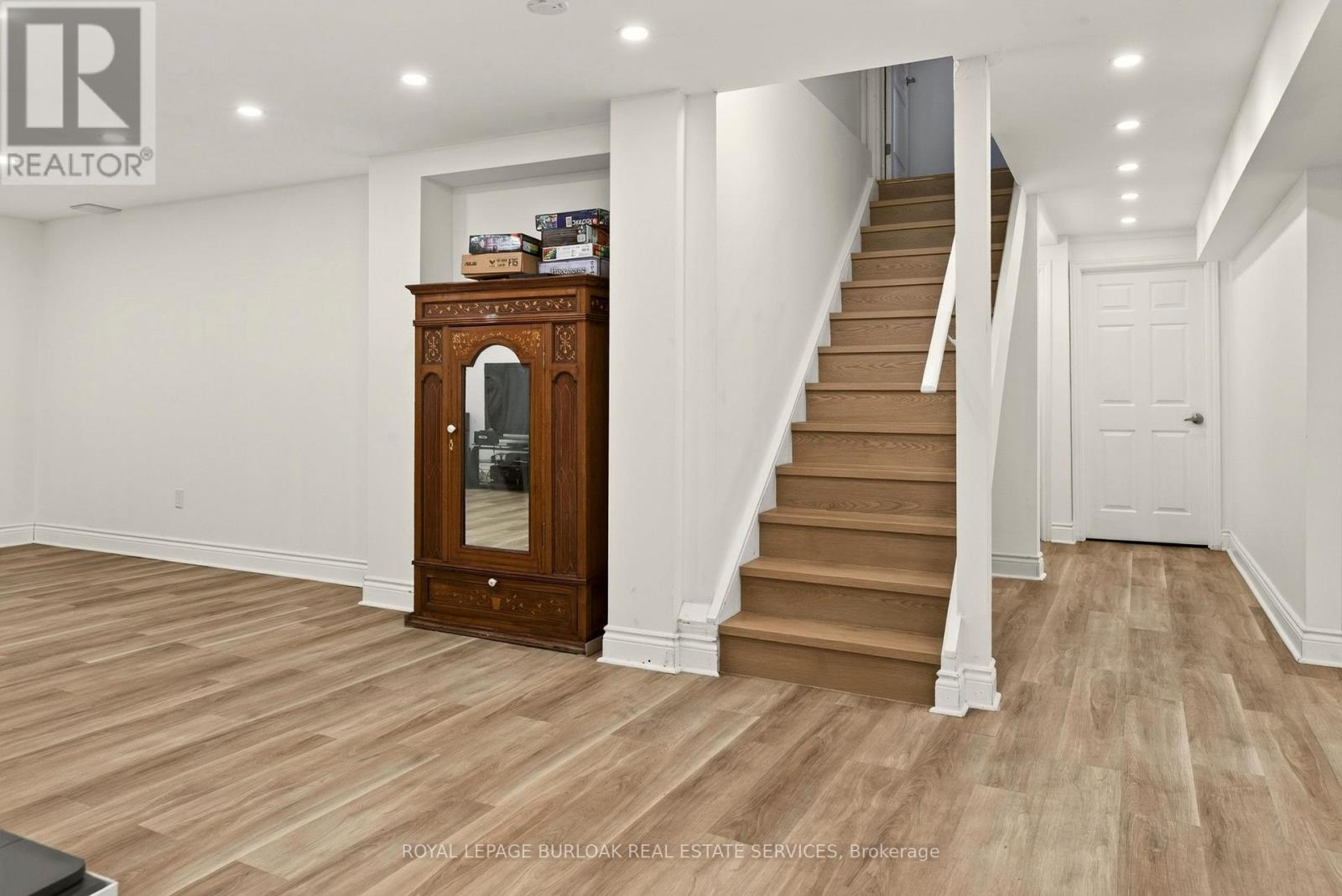 215 Burloak Drive Property Photo 39