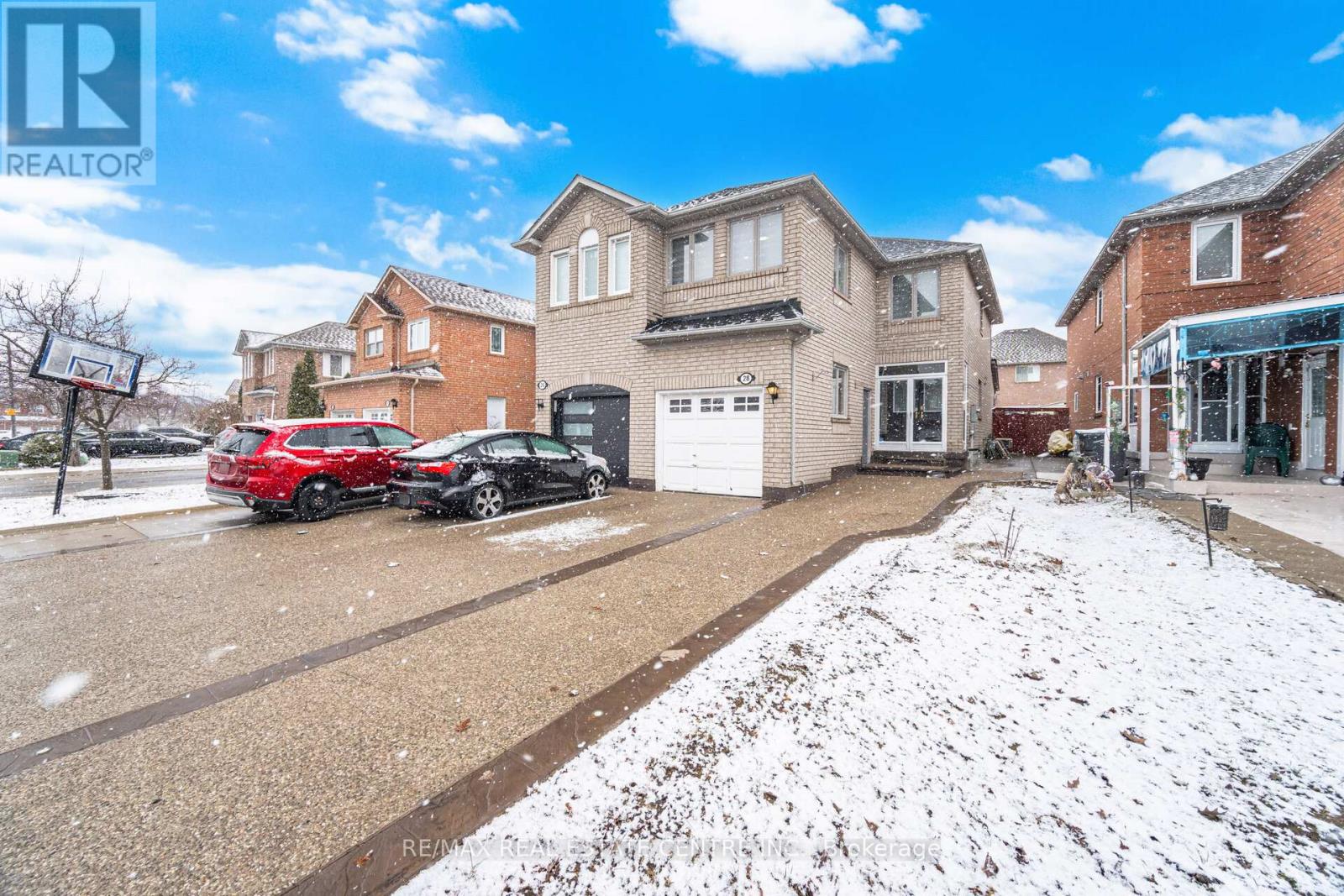 28 Mount Fuji Crescent Property Photo 3