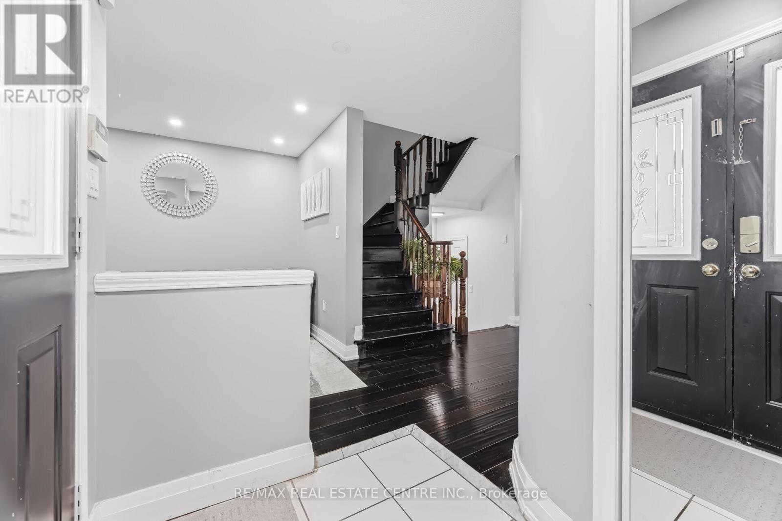 28 Mount Fuji Crescent Property Photo 7