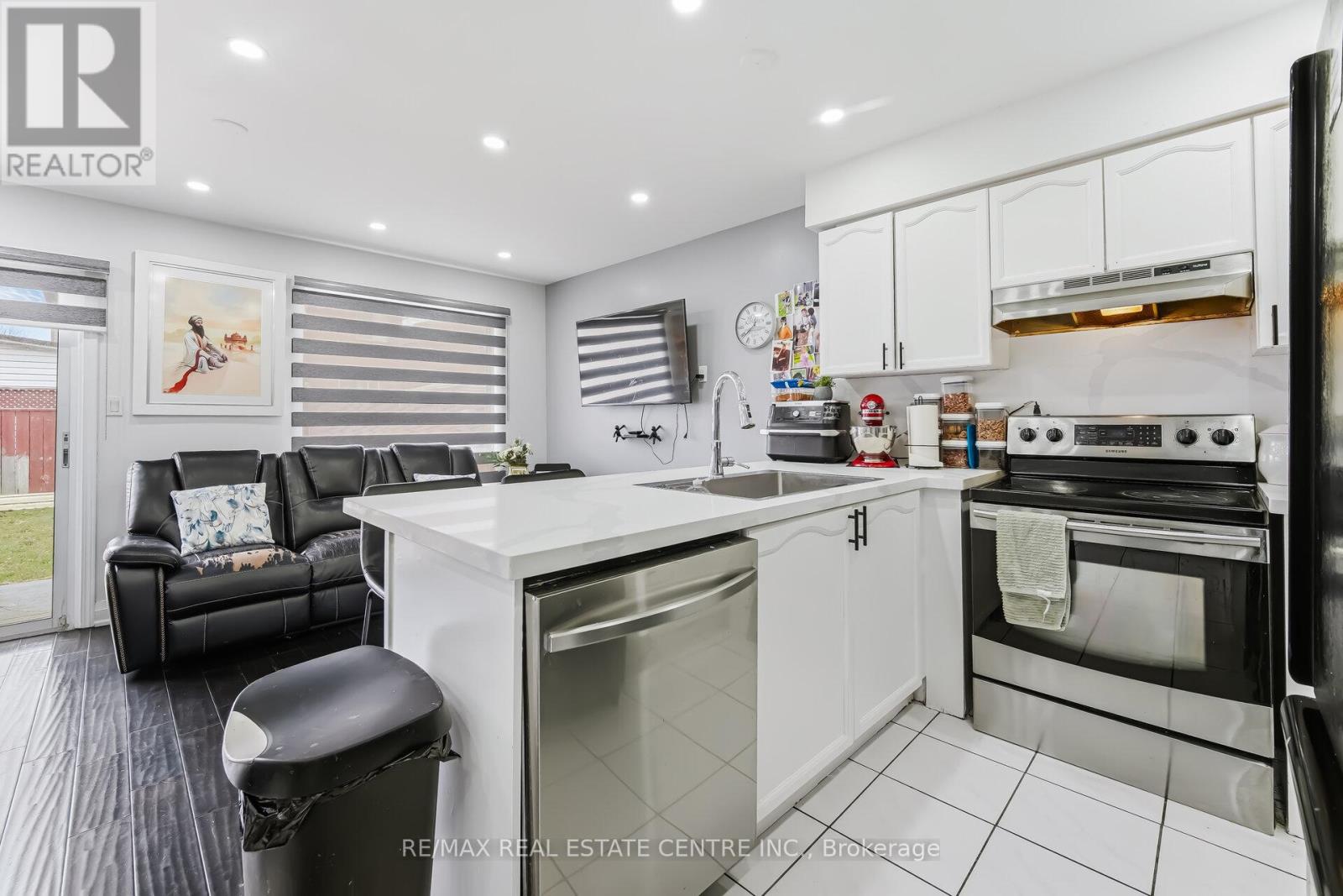 28 Mount Fuji Crescent Property Photo 15