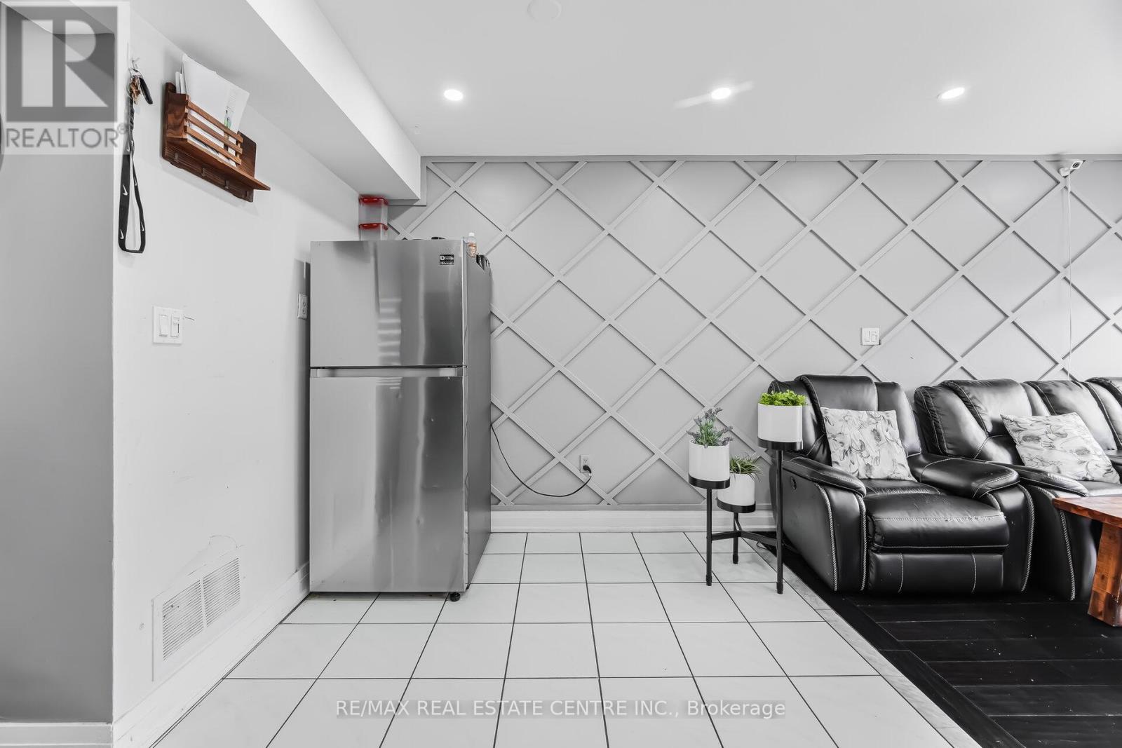 28 Mount Fuji Crescent Property Photo 17