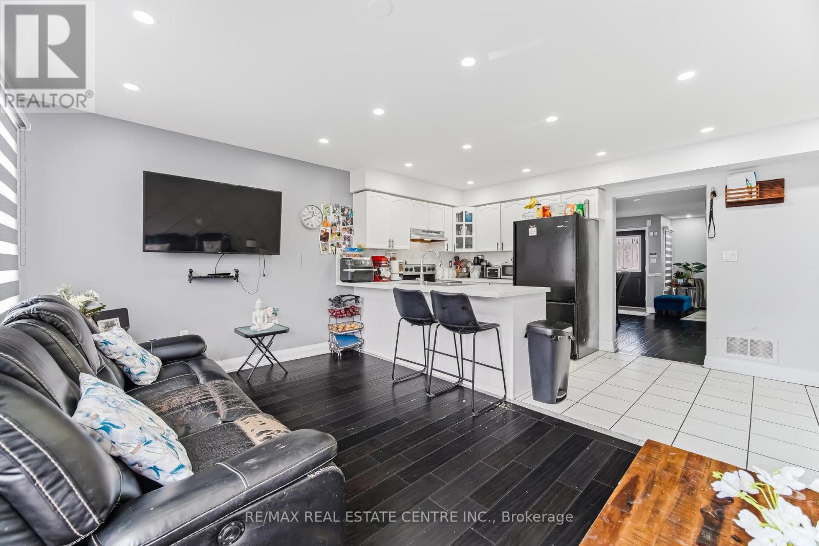 28 Mount Fuji Crescent Property Photo 21