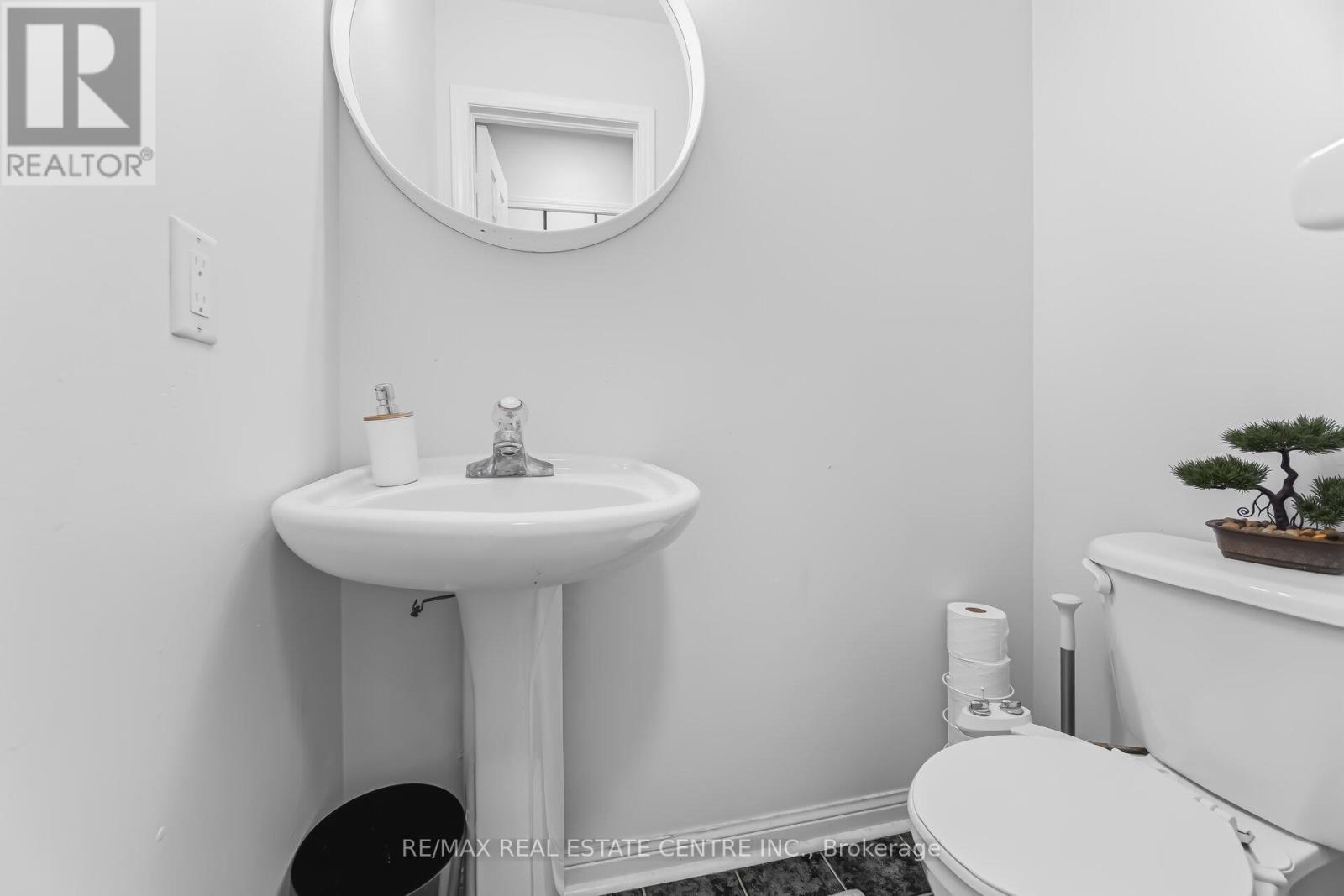 28 Mount Fuji Crescent Property Photo 22