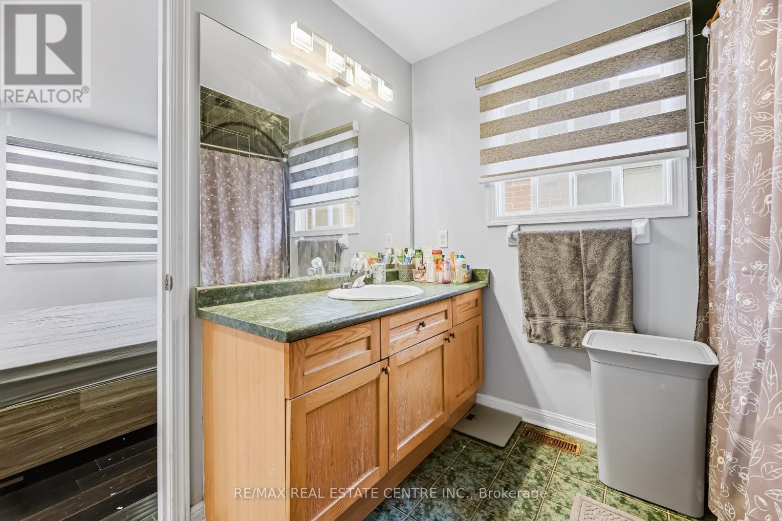 28 Mount Fuji Crescent Property Photo 27