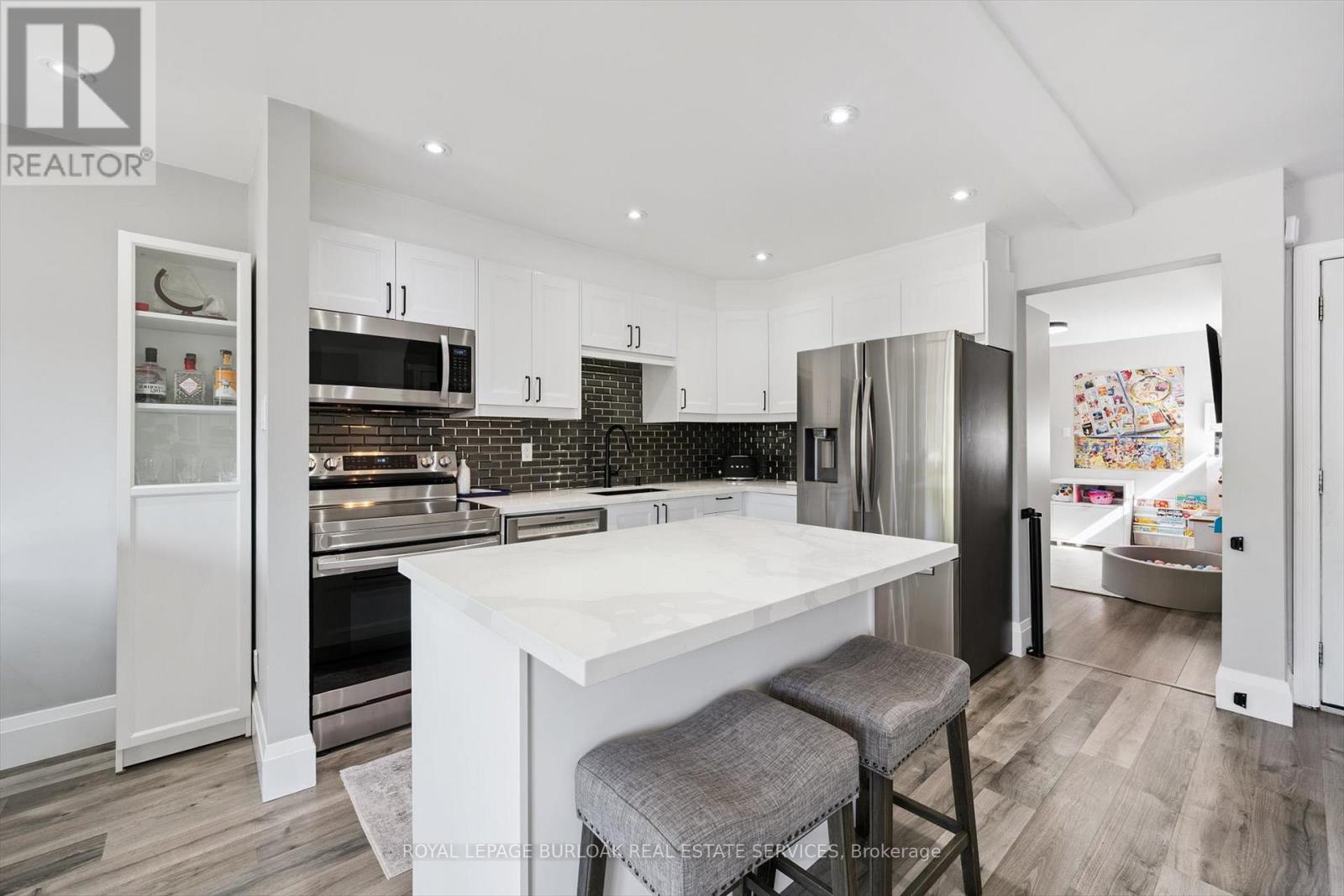 2152 Pelee Boulevard Property Photo 12