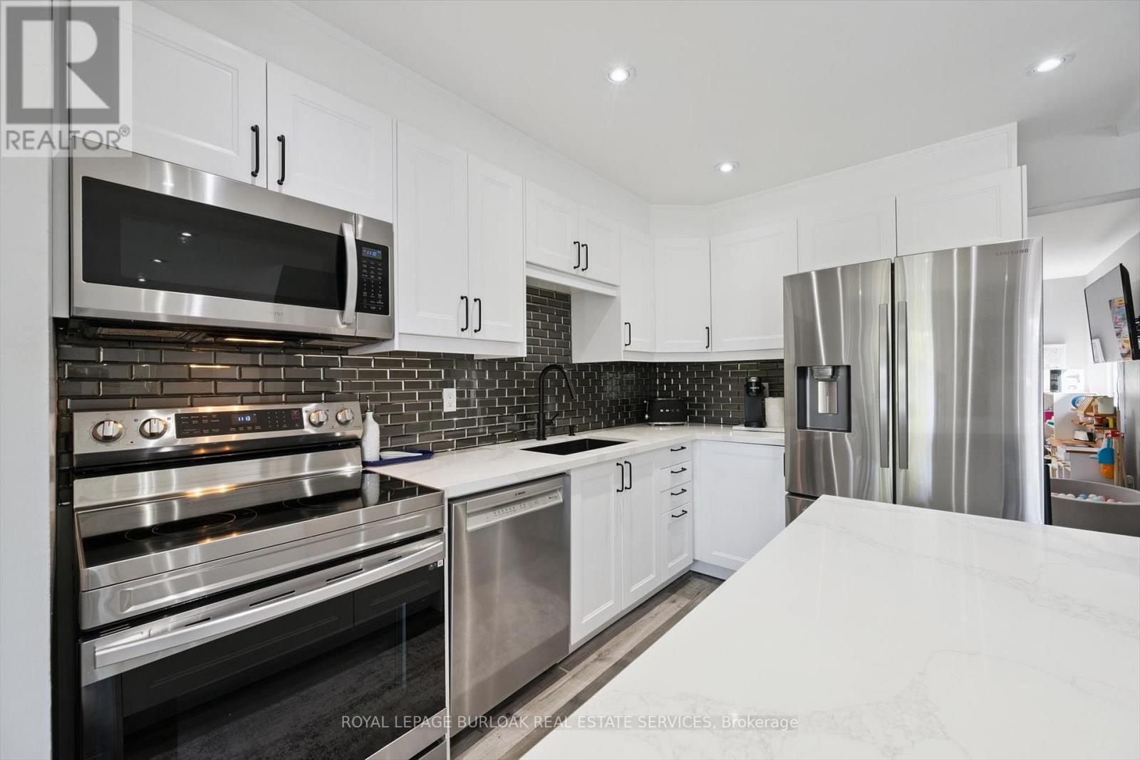 2152 Pelee Boulevard Property Photo 13