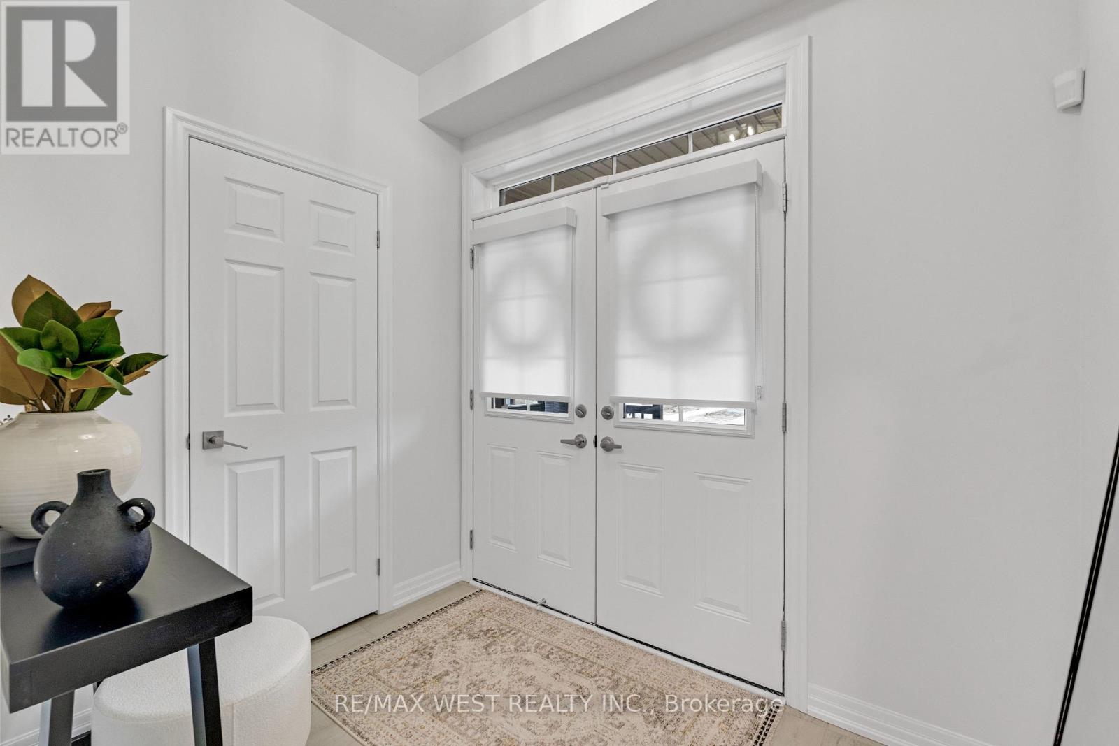 24 Hanton Crescent Property Photo 4