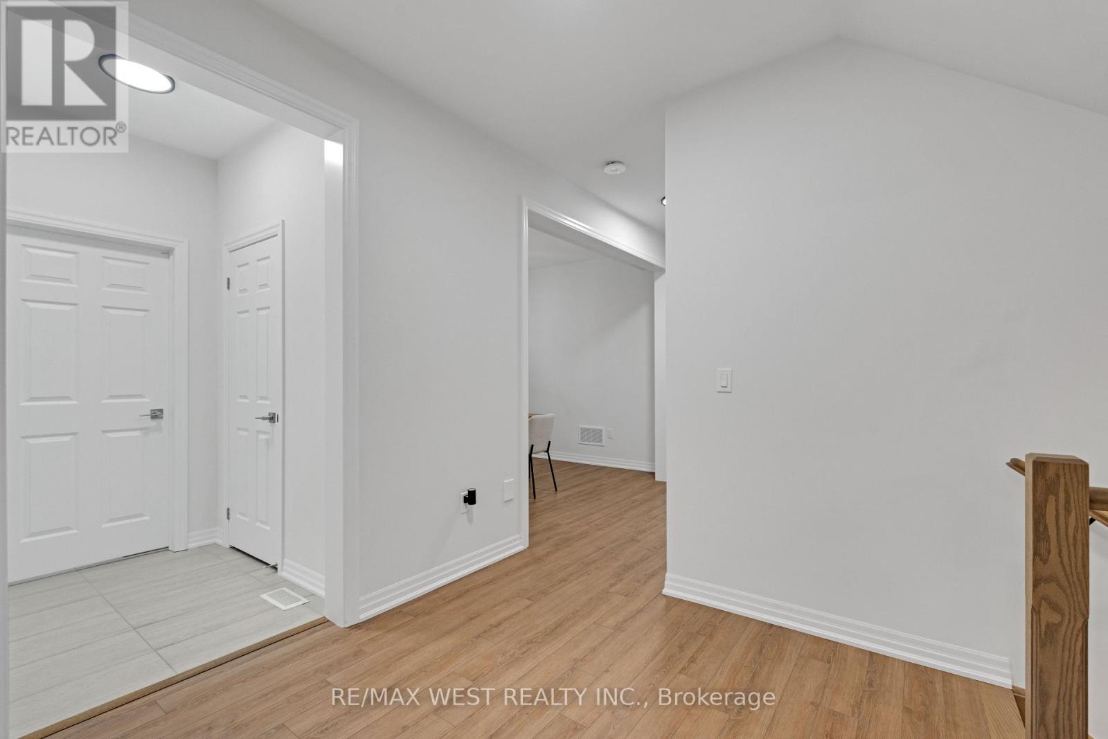 24 Hanton Crescent Property Photo 6