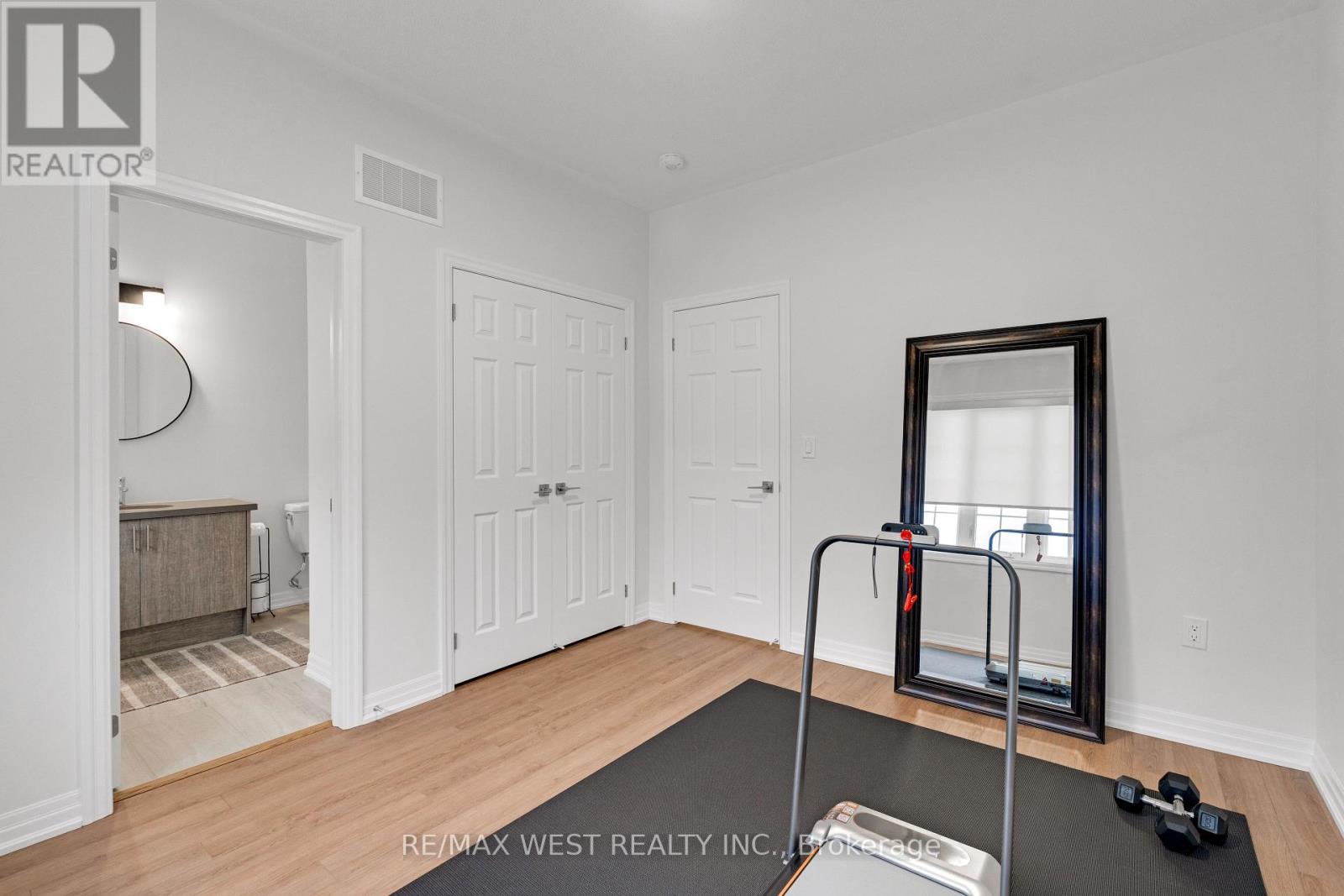 24 Hanton Crescent Property Photo 35