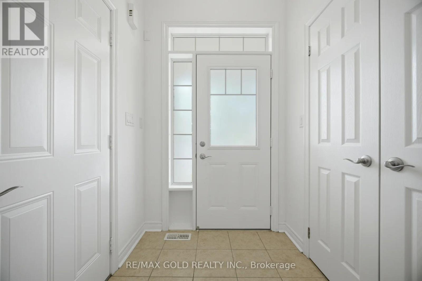 29 Aspenview Avenue Property Photo 5