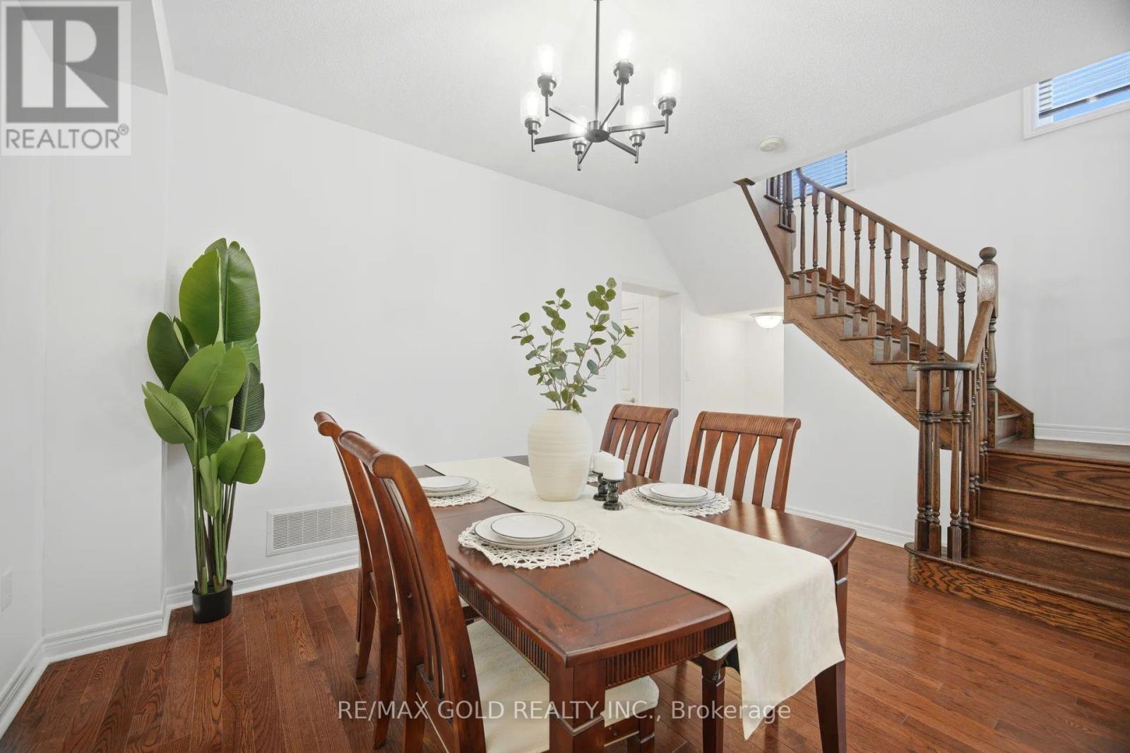 29 Aspenview Avenue Property Photo 9