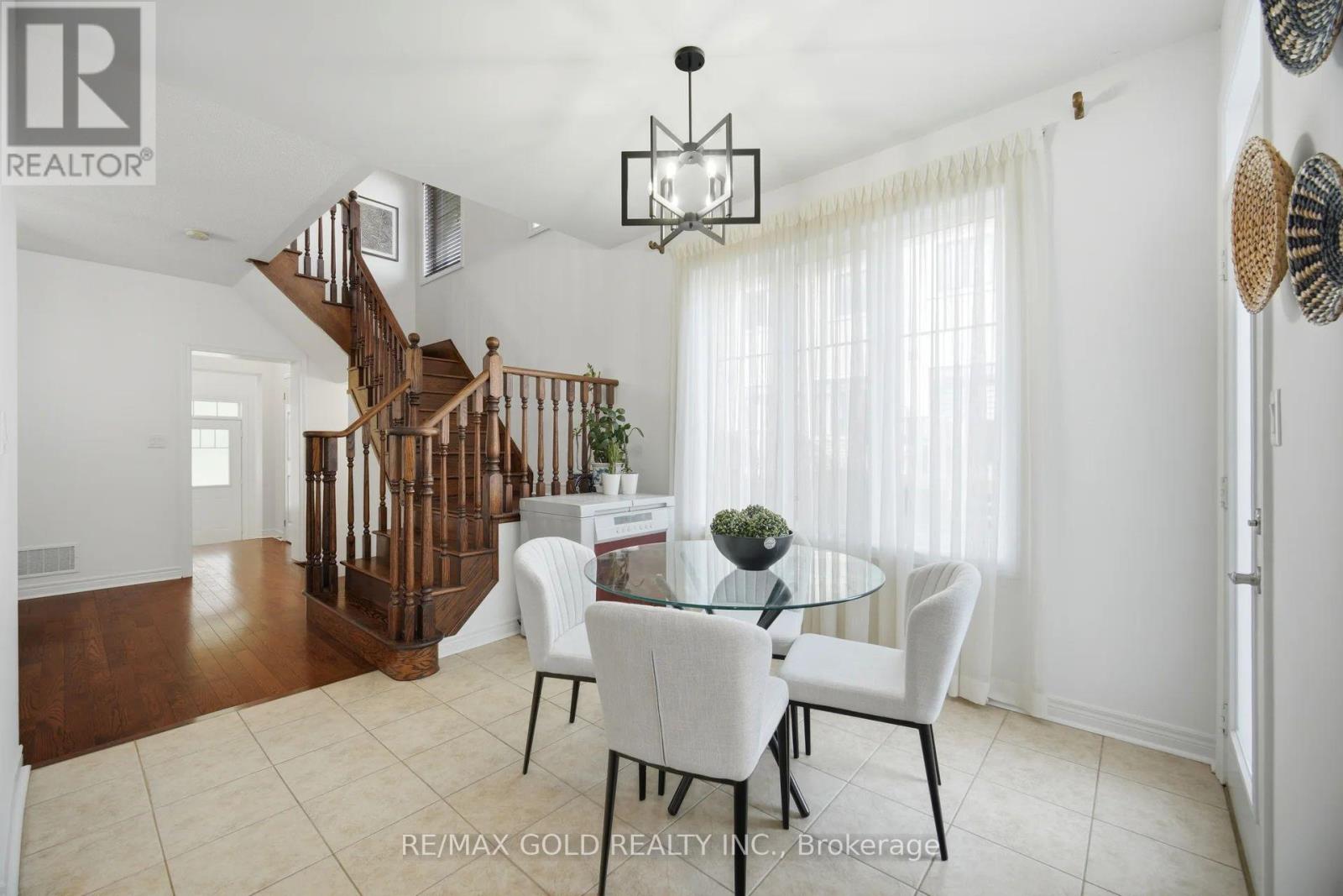 29 Aspenview Avenue Property Photo 10