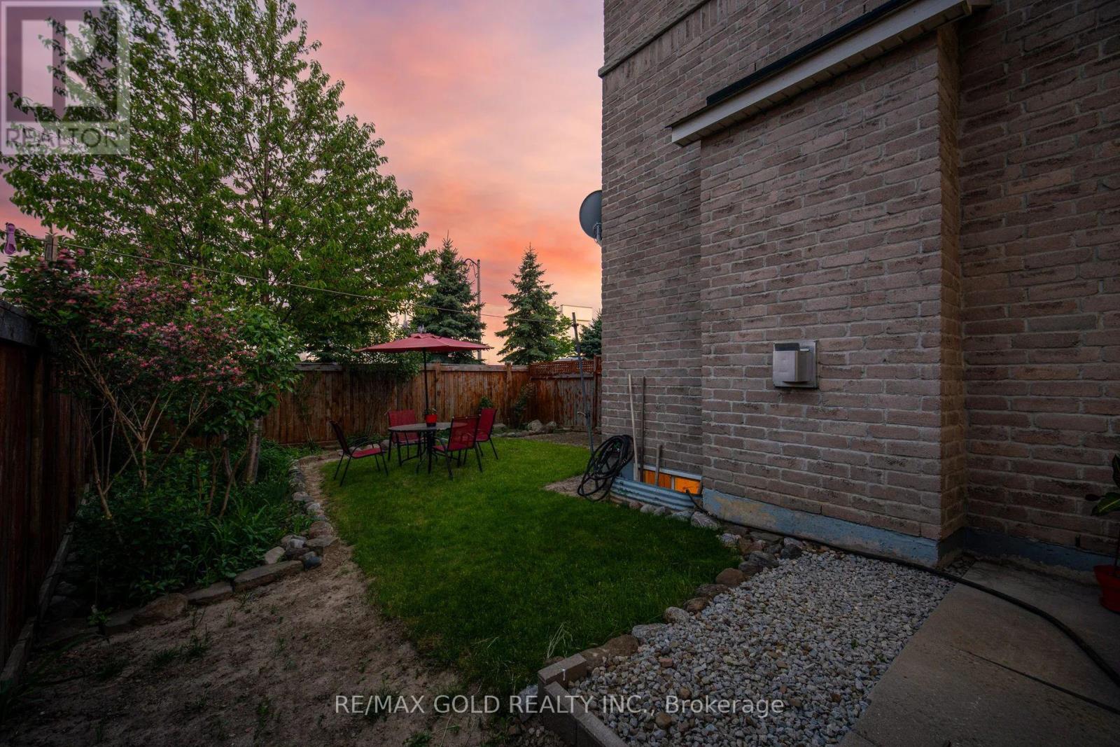 29 Aspenview Avenue Property Photo 36