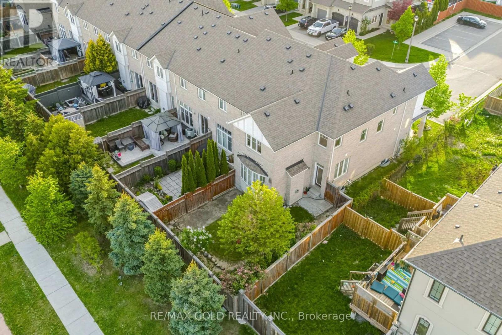 29 Aspenview Avenue Property Photo 38