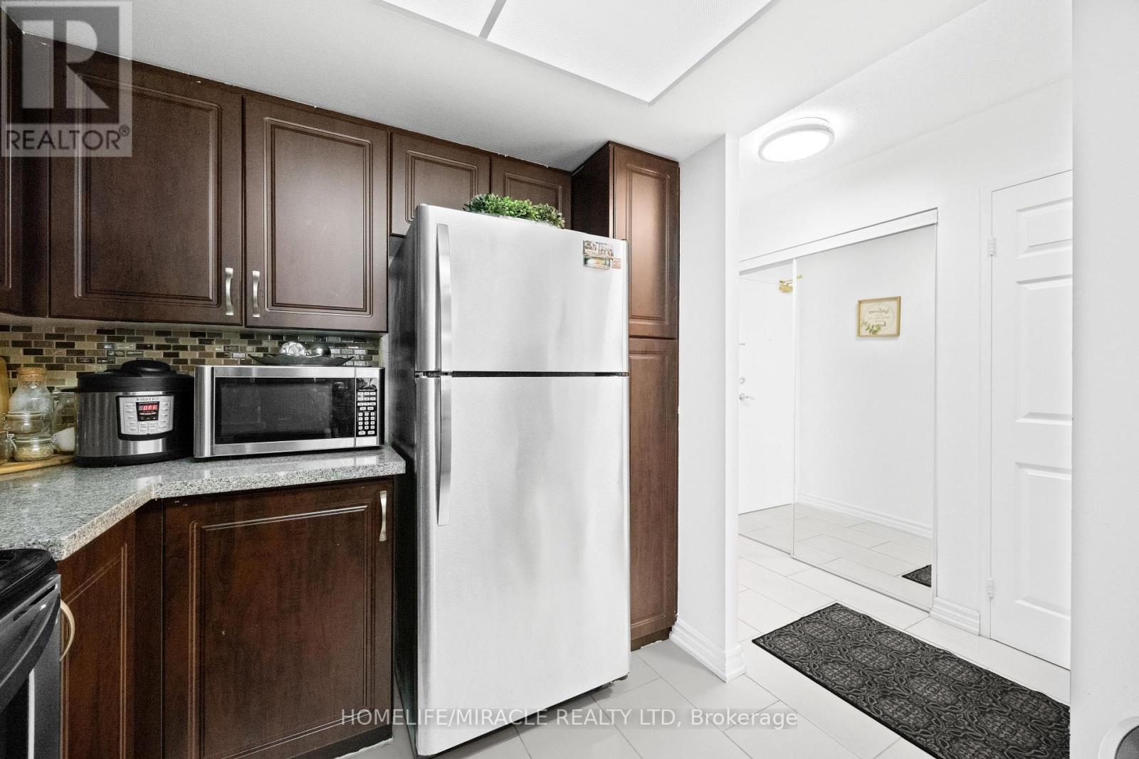406 - 325 Webb Drive Property Photo 8
