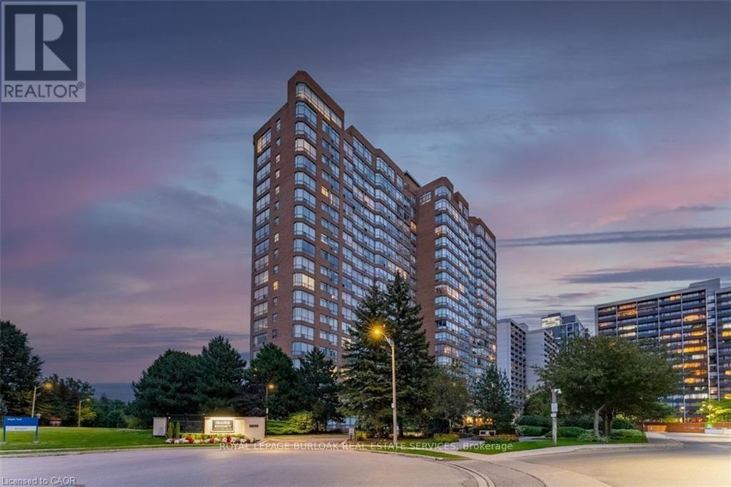 809 - 1276 Maple Crossing Boulevard Photo de la propriété 1
