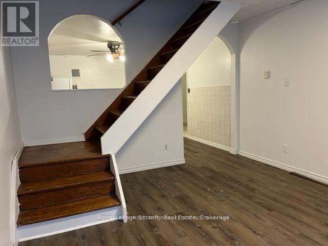 2 - 1746a Eglinton Avenue W Property Photo 7