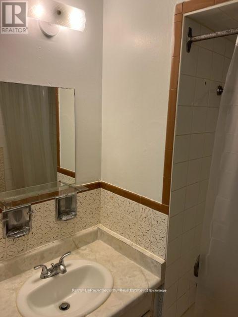2 - 1746a Eglinton Avenue W Property Photo 12
