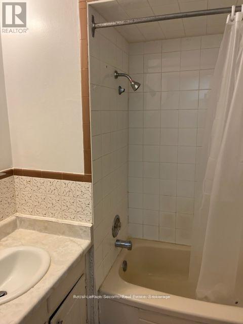 2 - 1746a Eglinton Avenue W Property Photo 13