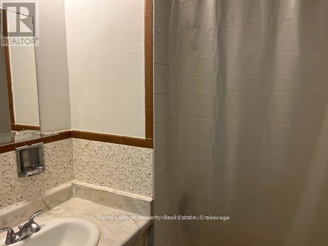 2 - 1746a Eglinton Avenue W Property Photo 14
