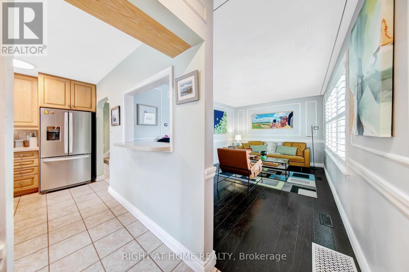 74 Mccaul Street Property Photo 4
