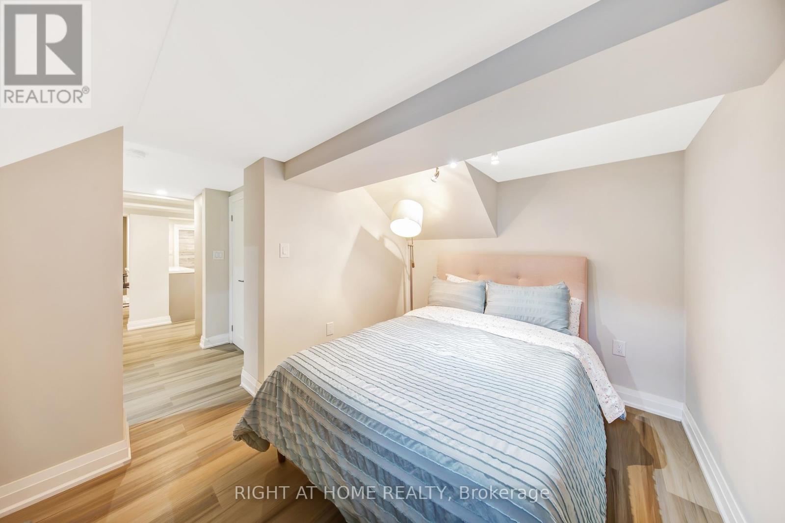 74 Mccaul Street Property Photo 23
