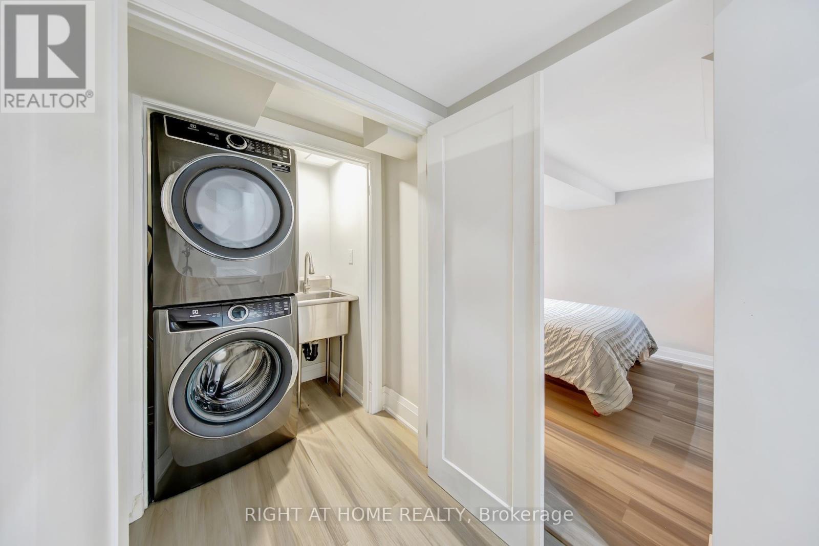 74 Mccaul Street Property Photo 25