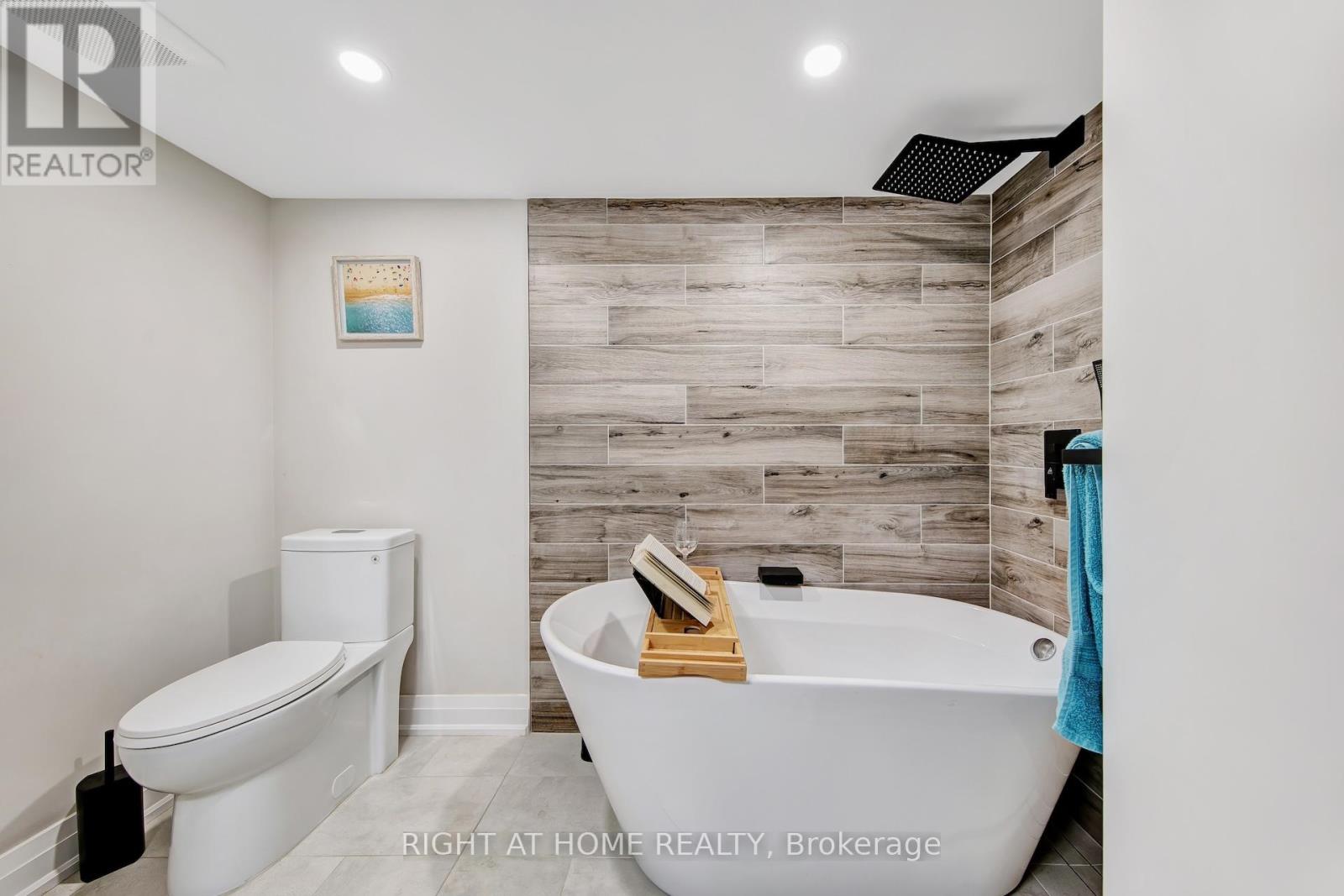 74 Mccaul Street Property Photo 32