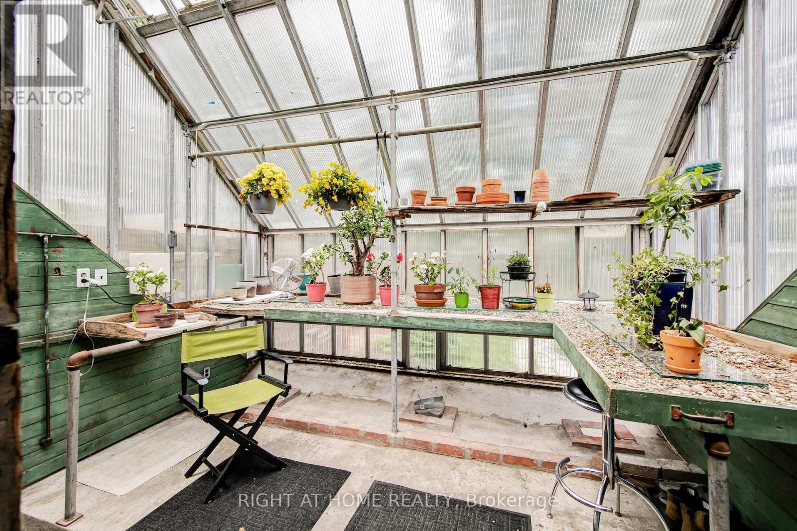 74 Mccaul Street Property Photo 35