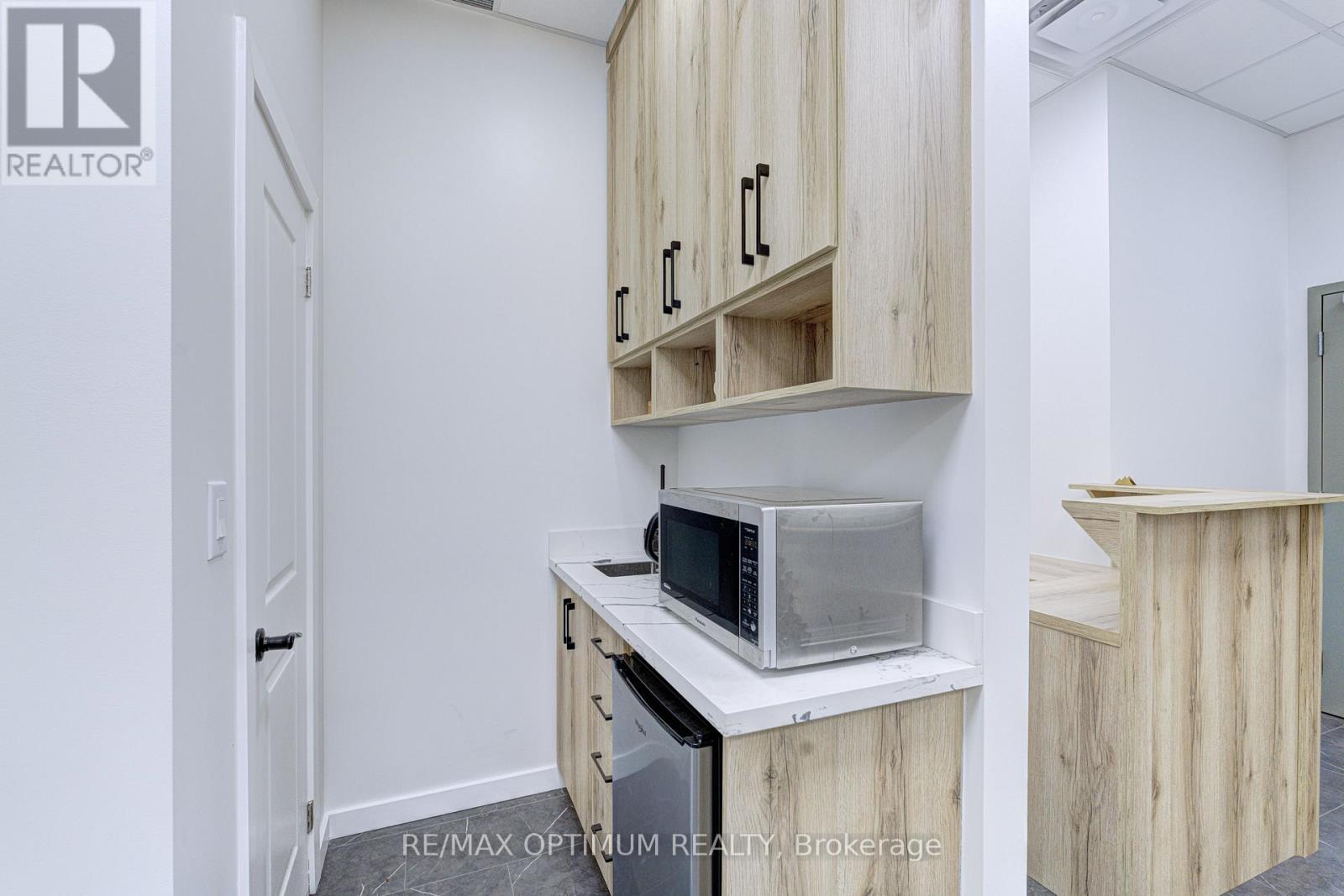 208 - 3465 Platinum Drive Property Photo 11