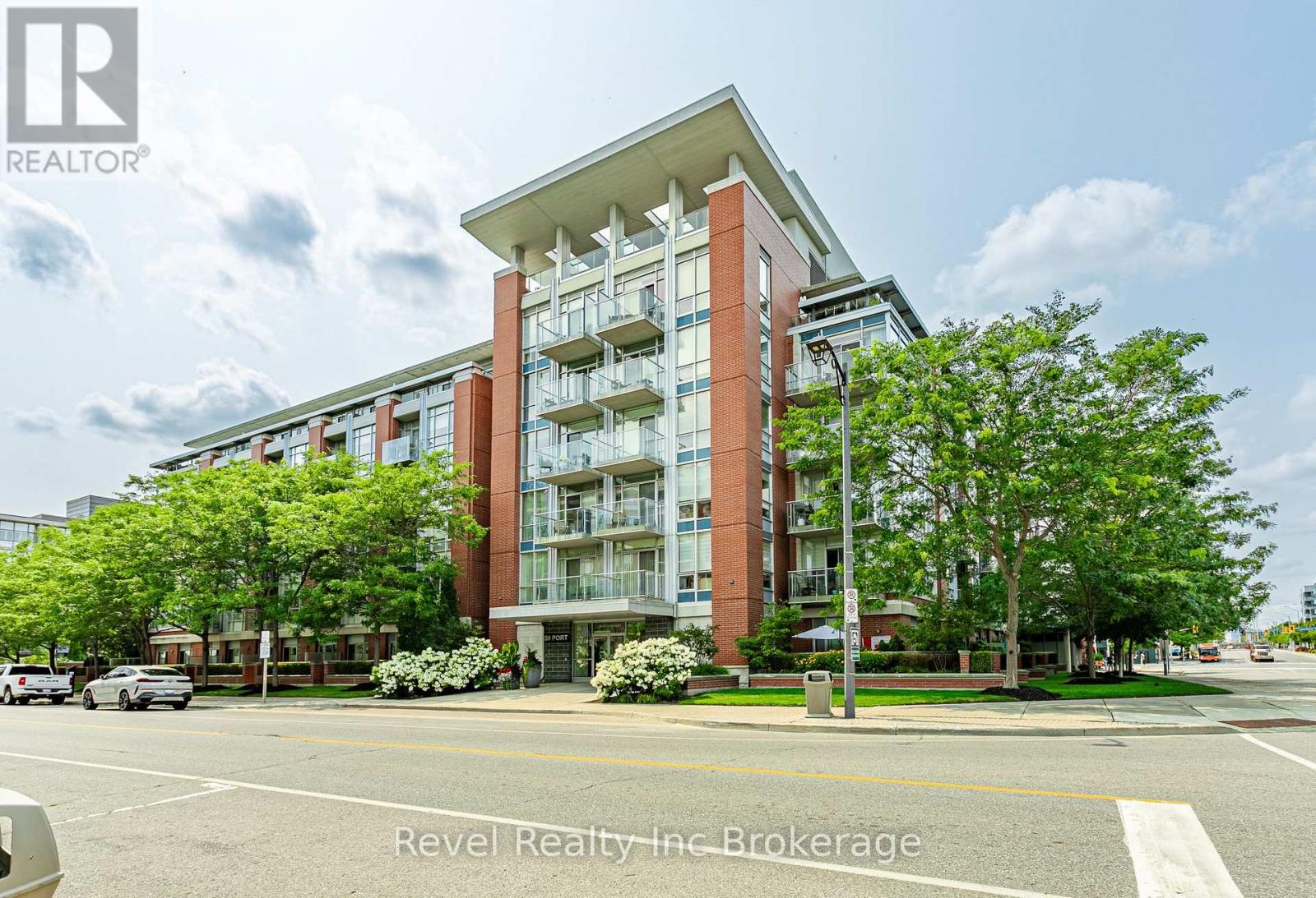 515 - 80 PORT STREET E Property Photo 1