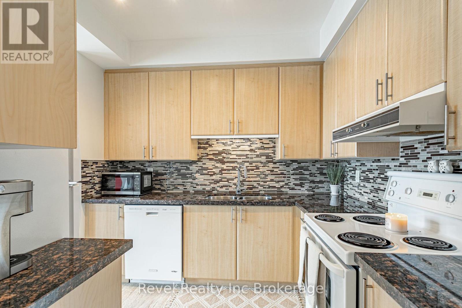 515 - 80 Port Street E Property Photo 8