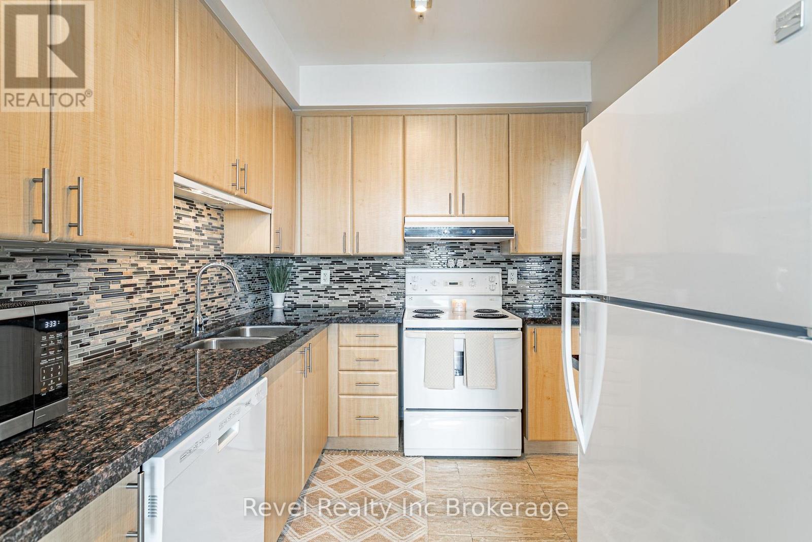 515 - 80 Port Street E Property Photo 9